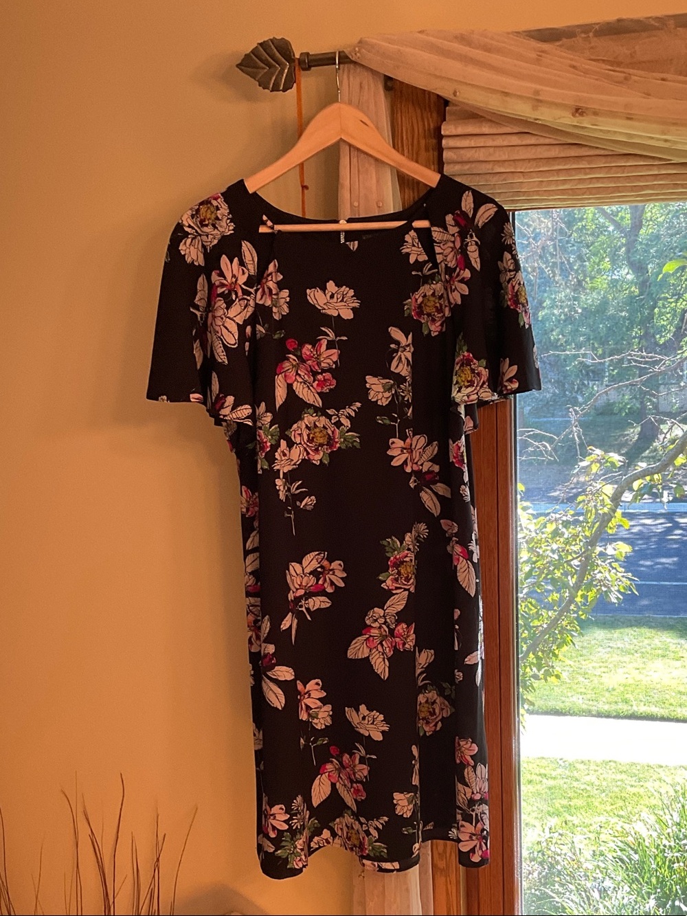 Gabby Sky black Floral Dress 16